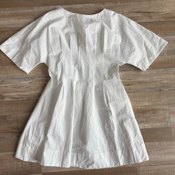 DISSH Dresses & Skirts - DISSH Daphne White Sleeved Mini Dress Size 6